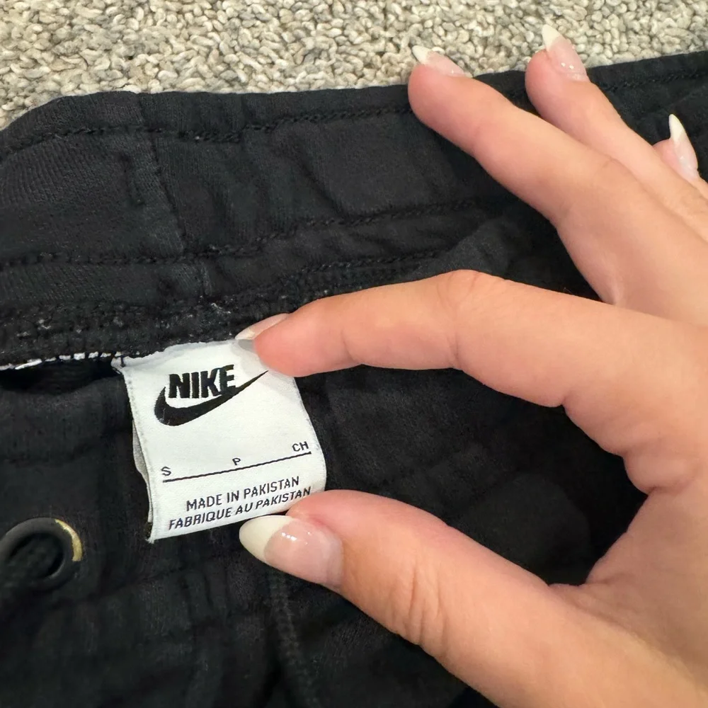 Nike Womens Sweatpants small - Picture 2 of 3